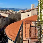 Old Town Rooftop Sea-view 1br With Terrace דירה