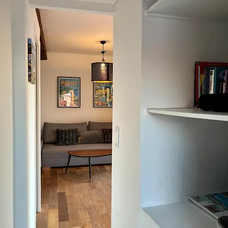 Old Town Rooftop Sea-view 1br With Terrace אנטיב