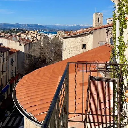 Old Town Rooftop Sea-view 1br With Terrace Апартаменты